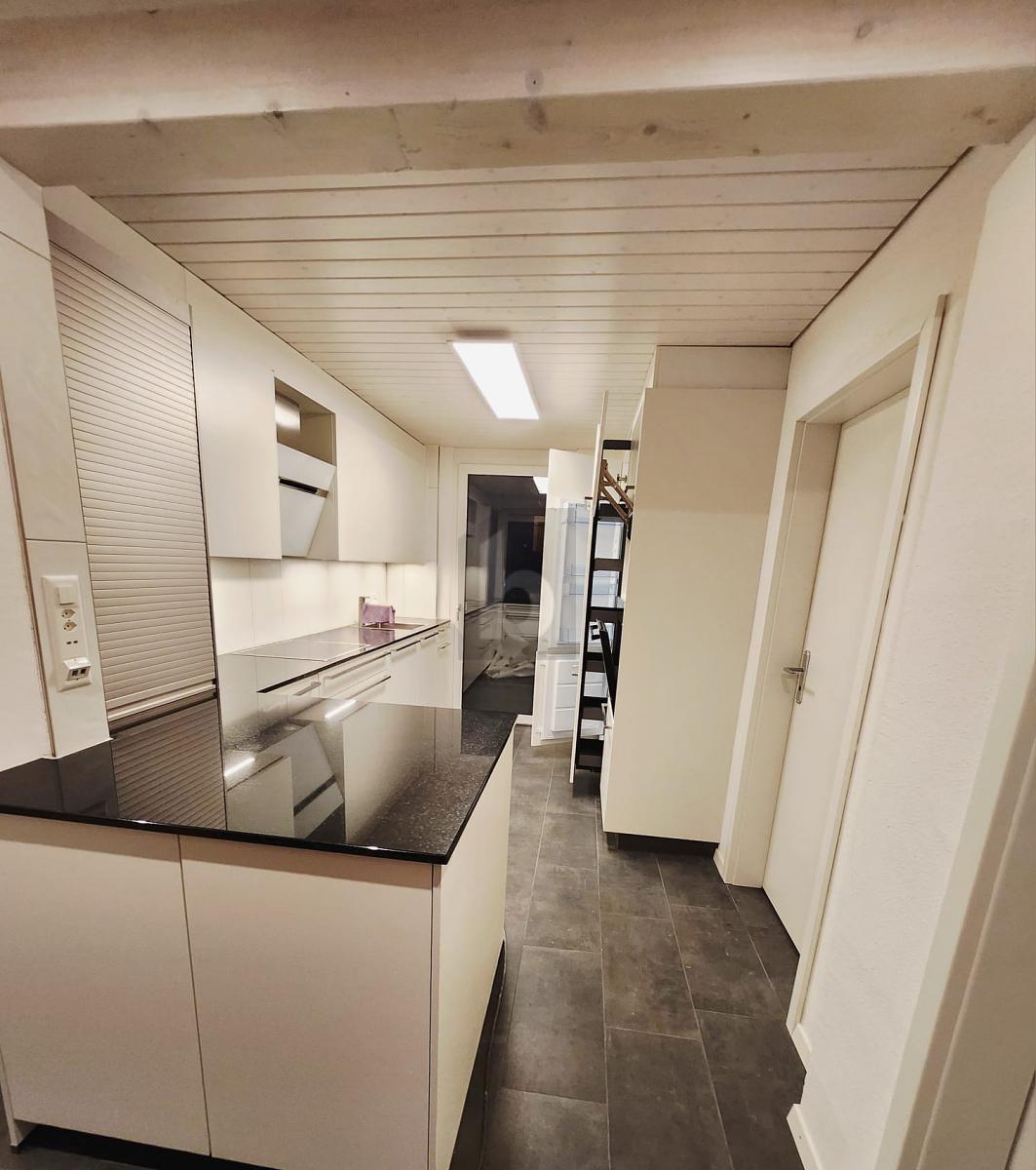 MODERN MIT GROSSEM GARTEN UND TERRASSE - 2