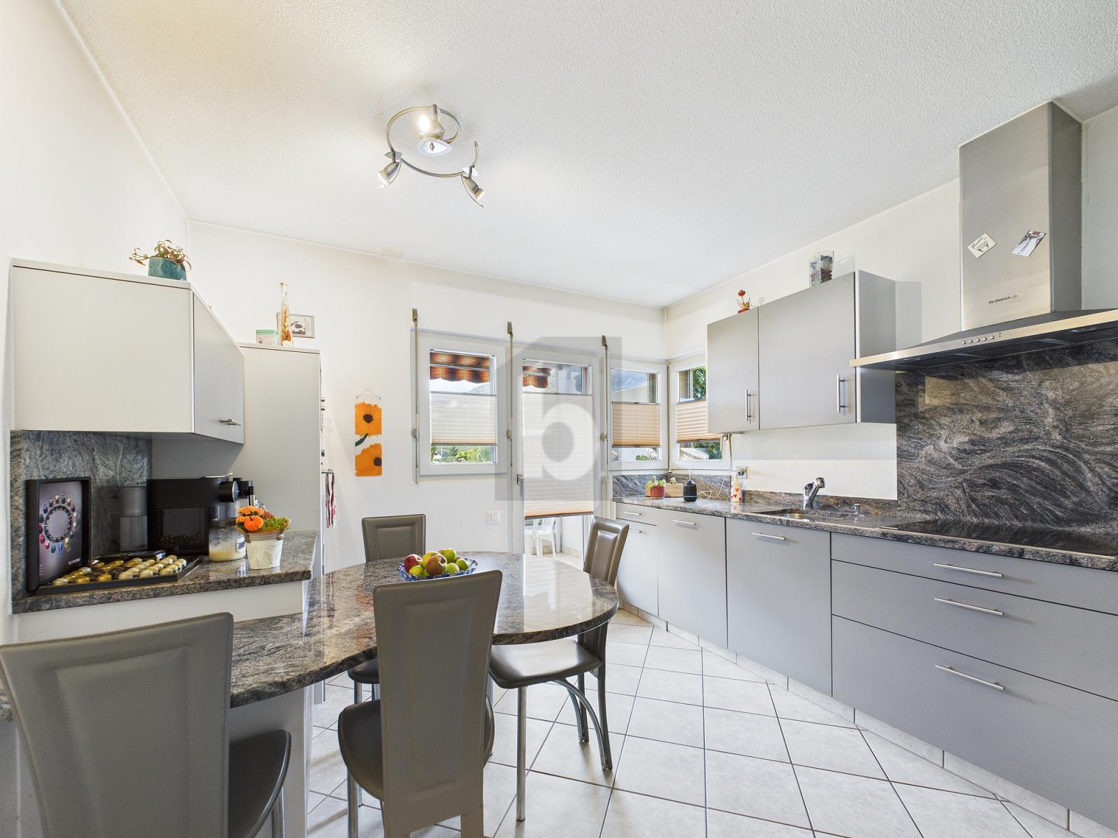 SPACIEUX ET LUMINEUX AVEC UNE VUE MAGNIFIQUE - 1