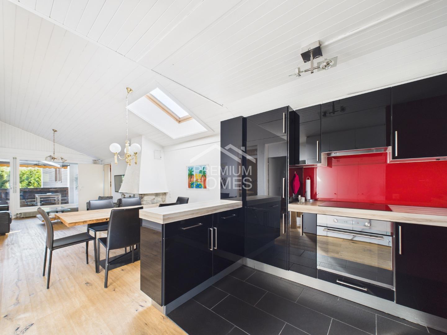 Praktisch, zentral und sonnig - Dachwohnung in Saanen! - 0