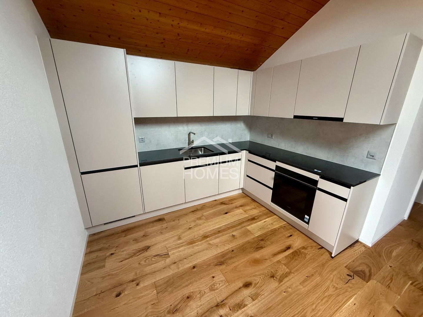 Charmante 2.5 Zimmer-Wohnung in zentraler Lage! - 2