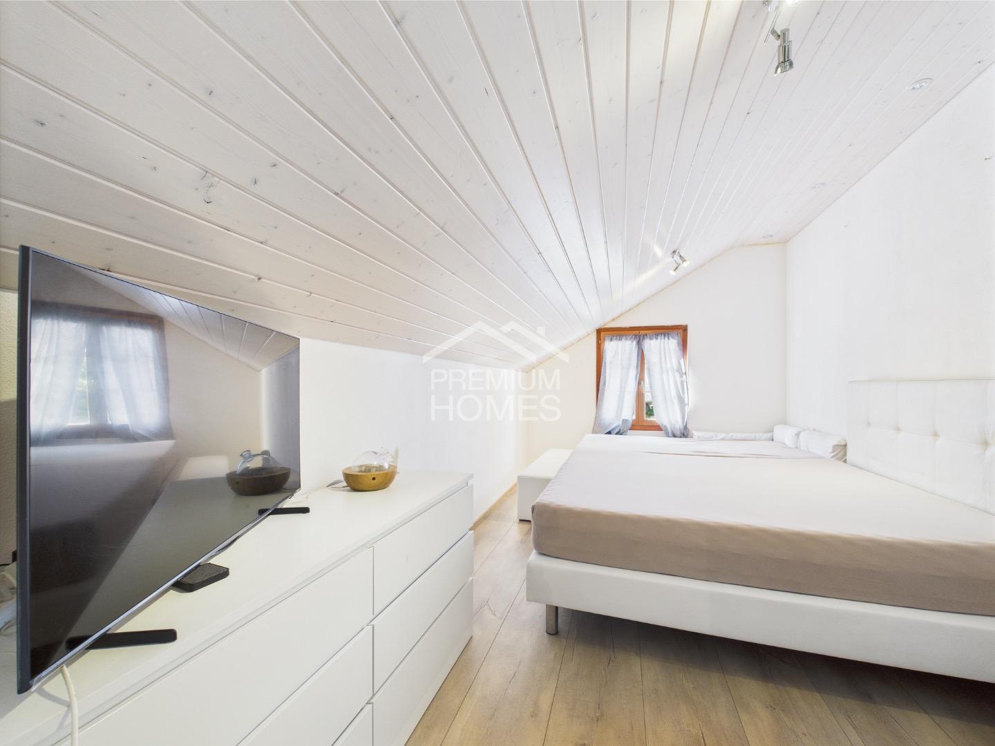 Licht, Raum und Ruhe ? Zweifamilienhaus mit Potenzial - 6