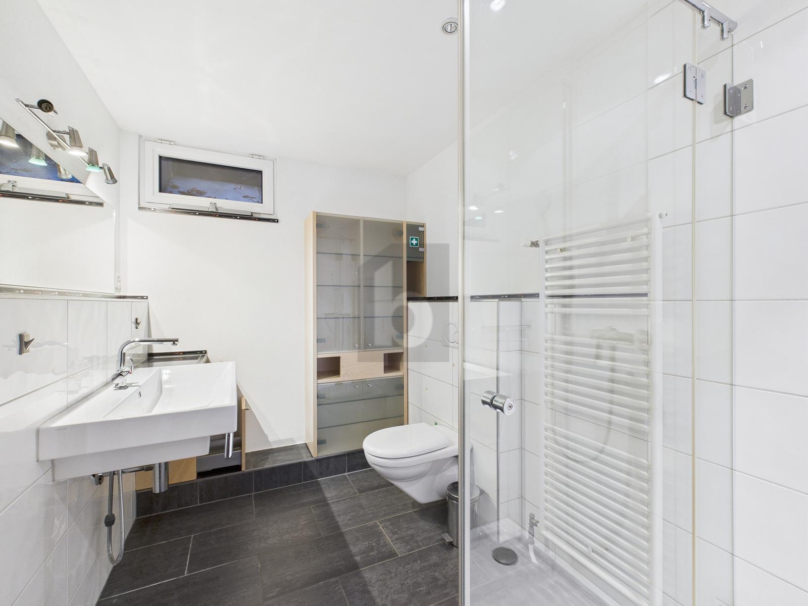 FRISCH RENOVIERT MIT GARTEN - 3