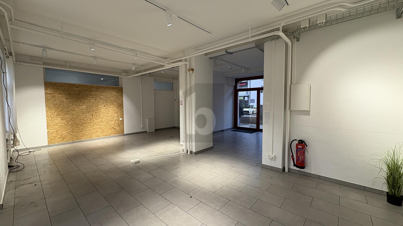 EN PLEIN CENTRE VILLE - 4