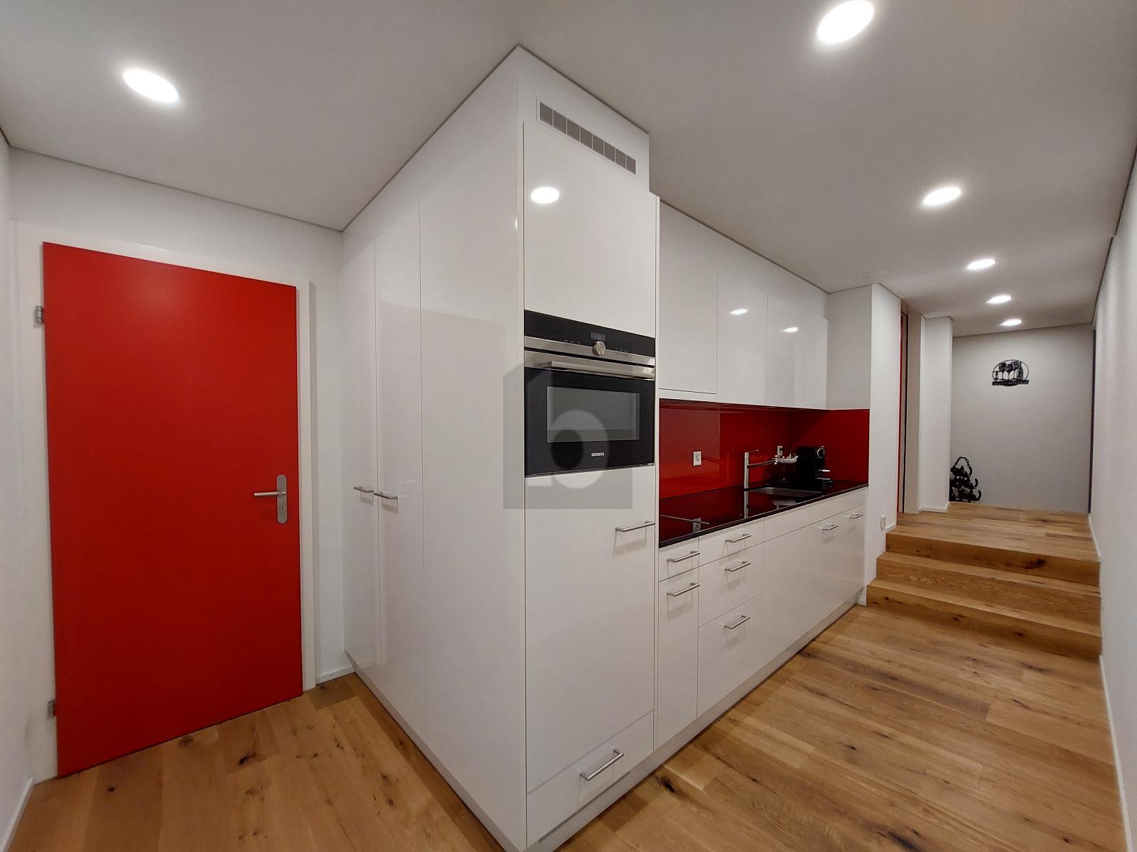 BÜROLOUNGE MIT KÜCHE & CHARME - 1