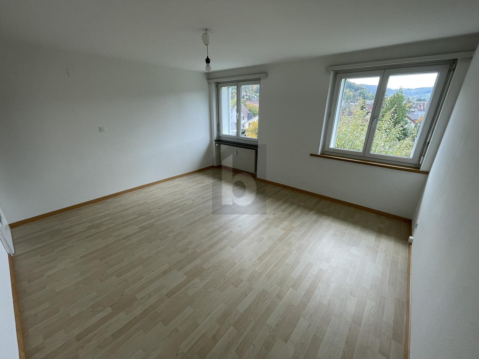 LICHTDURCHFLUTET MIT GROSSEM BALKON - 1