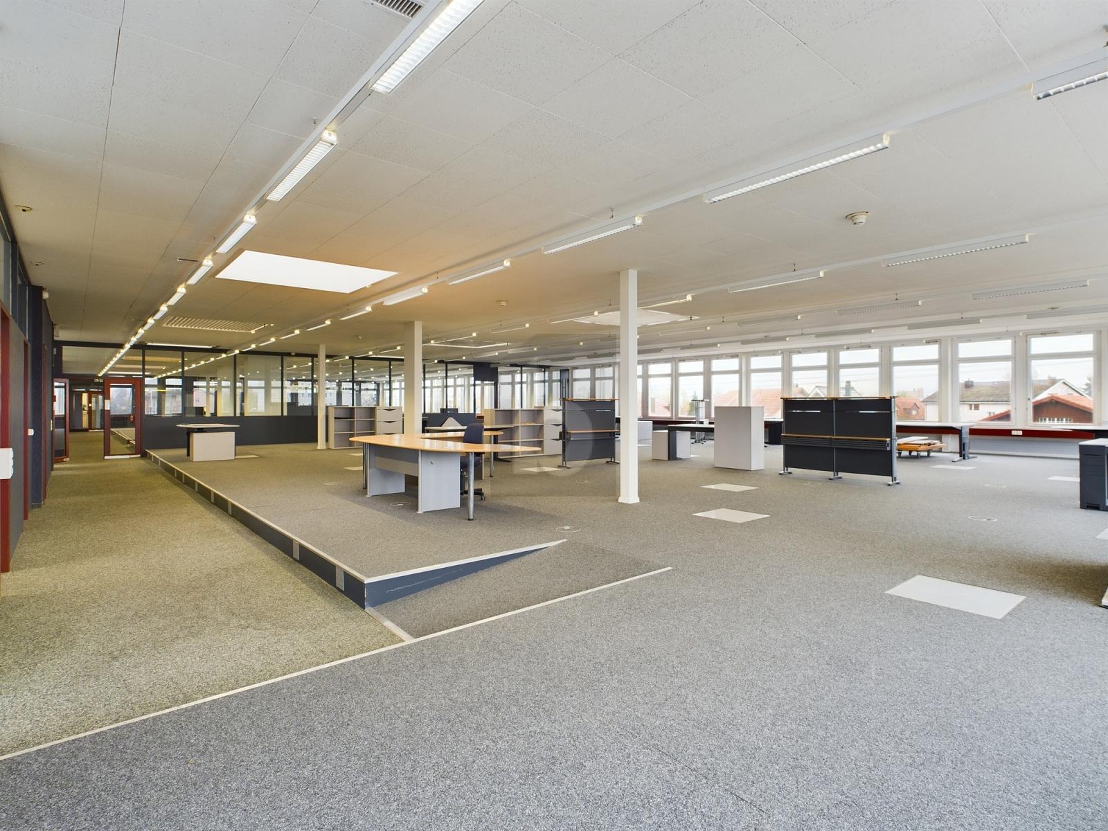 GROSSZÜGIG UND ZENTRAL - 0