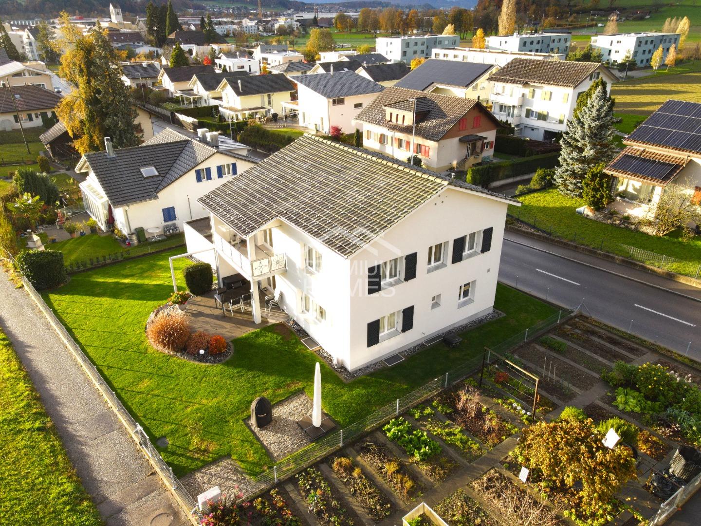 Traumhaus mit unverbaubarer Sicht ins Grüne - 0