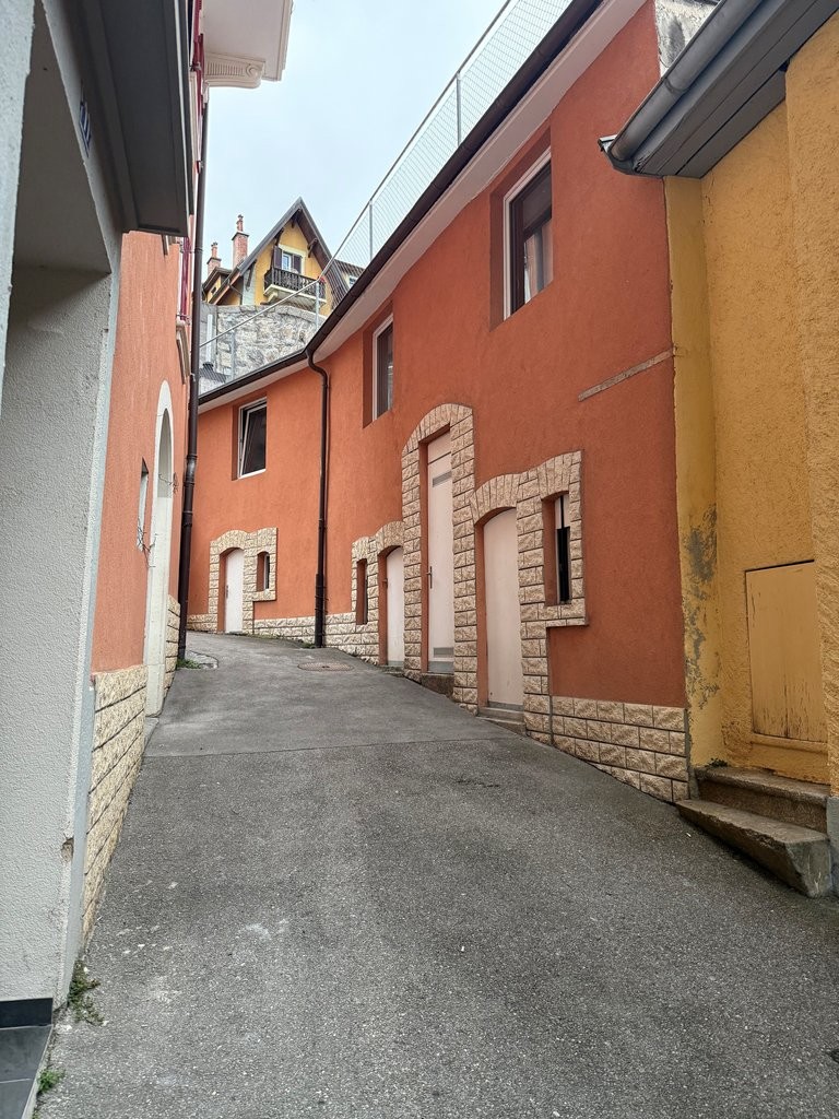 Dépôt de stockage proche de la gare - 0