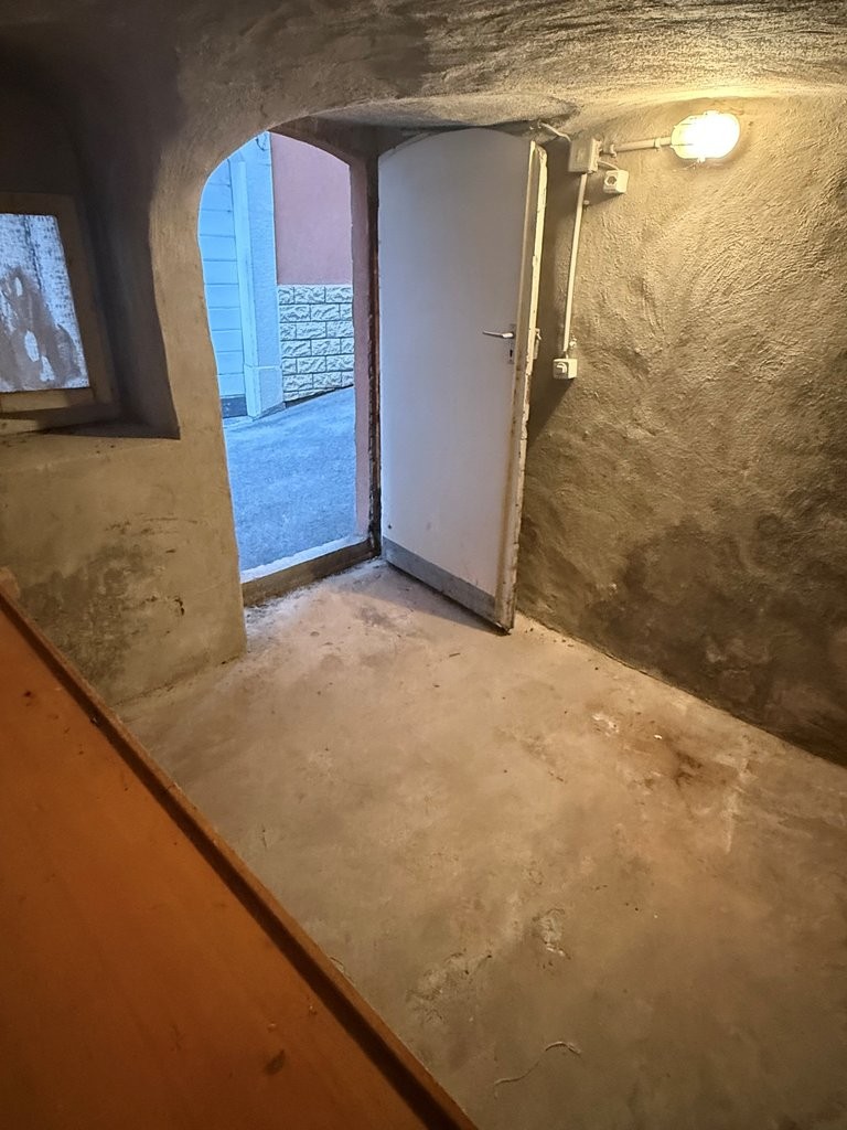 Dépôt de stockage proche de la gare - 1