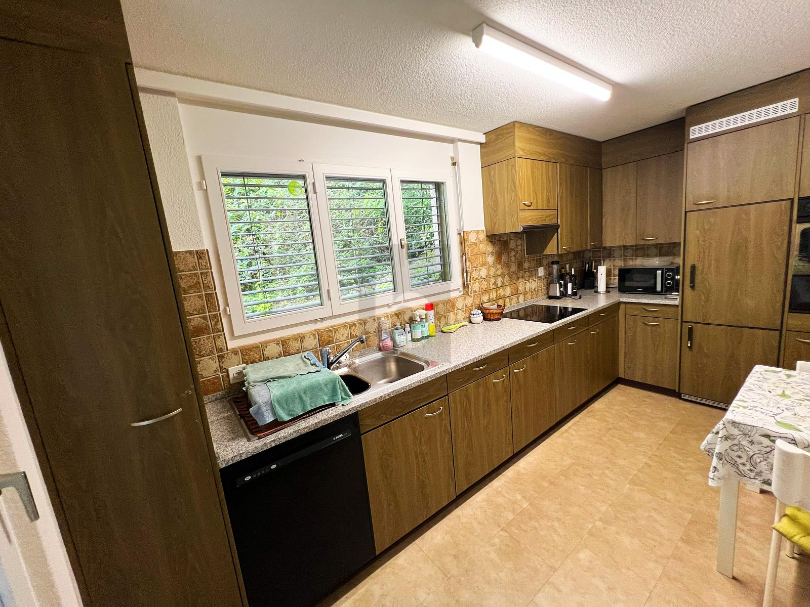 RUHIGE LAGE MIT GEMÜTLICHEM WOHNZIMMER - 3