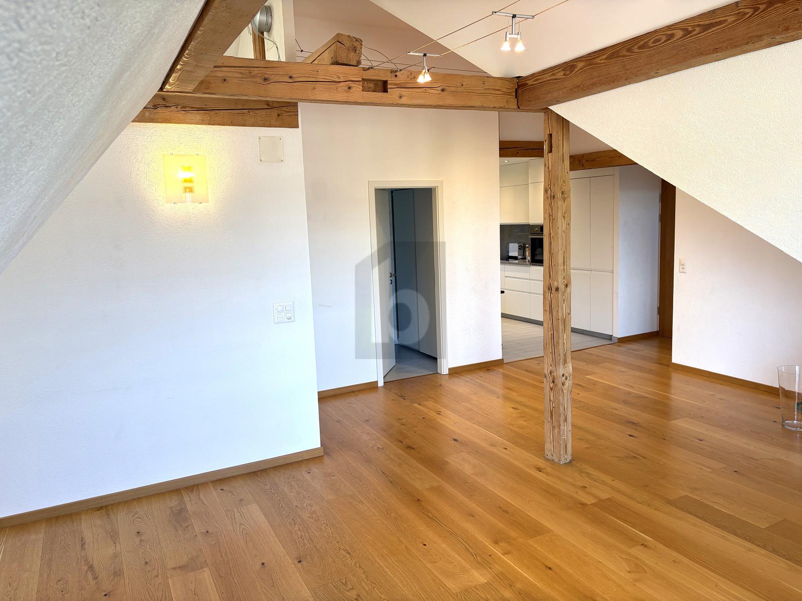 GEMÜTLICH WOHNEN MIT CHARME - 0