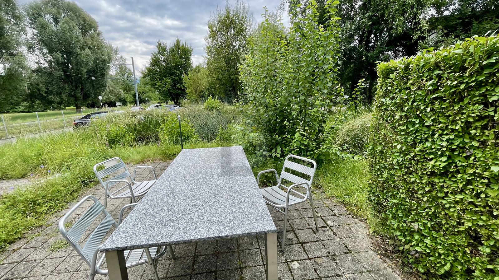 AN DER AUTOBAHNAUSFAHRT ZENTRAL GELEGEN - 3