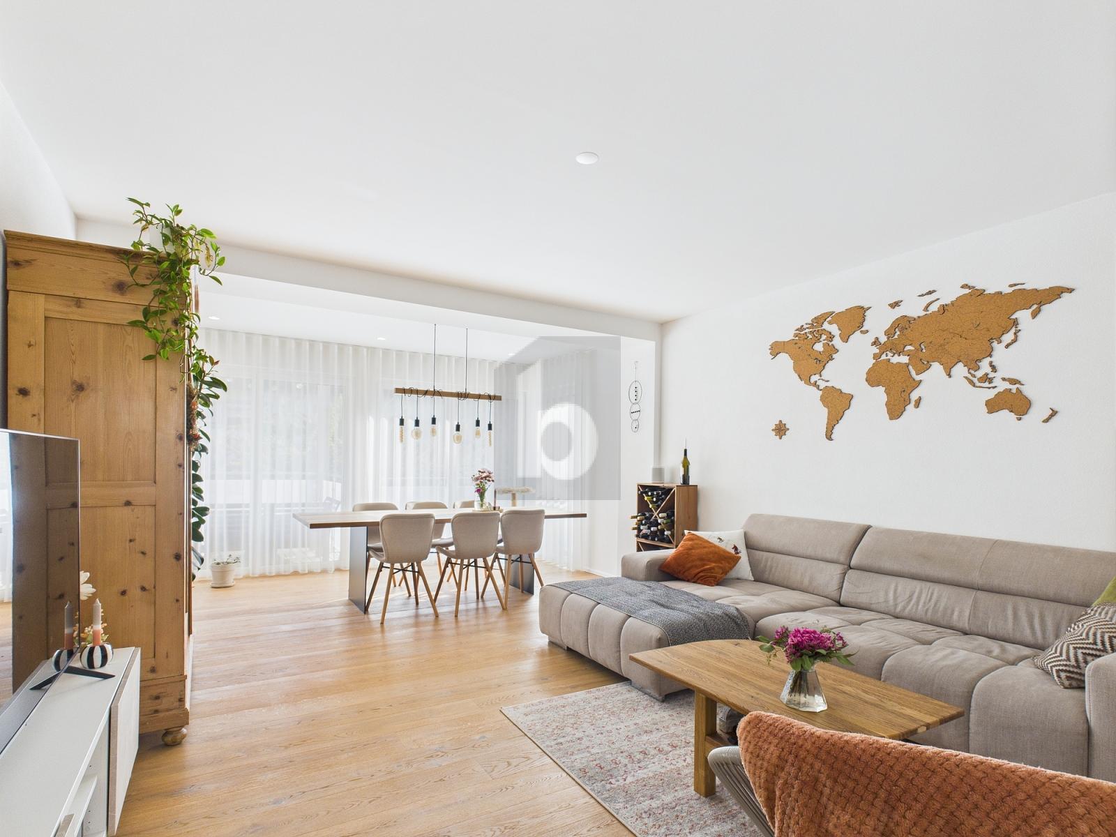 LICHTDURCHFLUTET MIT GROSSEM BALKON - 1