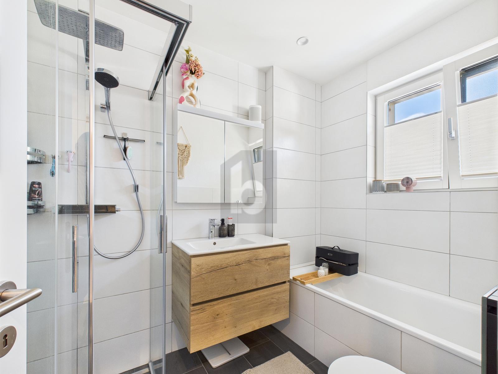 LICHTDURCHFLUTET MIT GROSSEM BALKON - 4