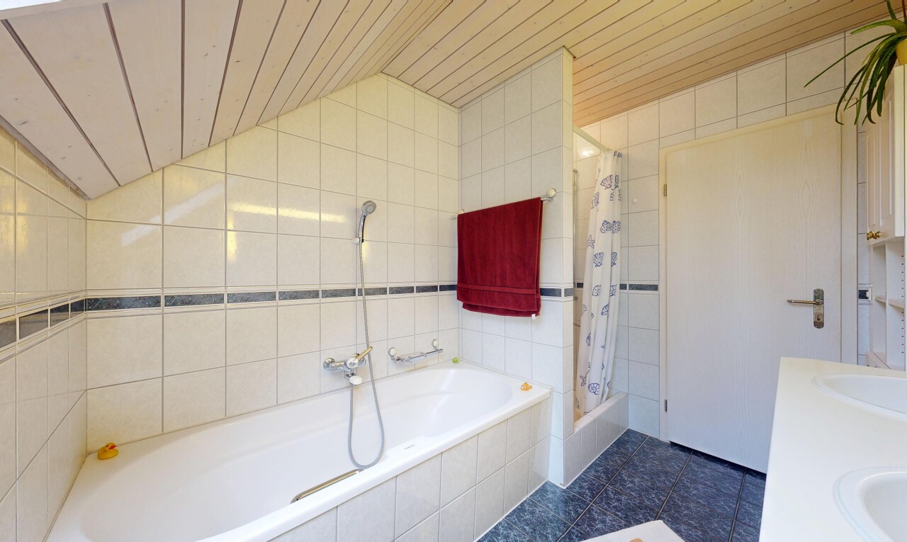 Freistehendes 5.5-Zimmer Einfamilienhaus in ruhiger Sackgasse - 9