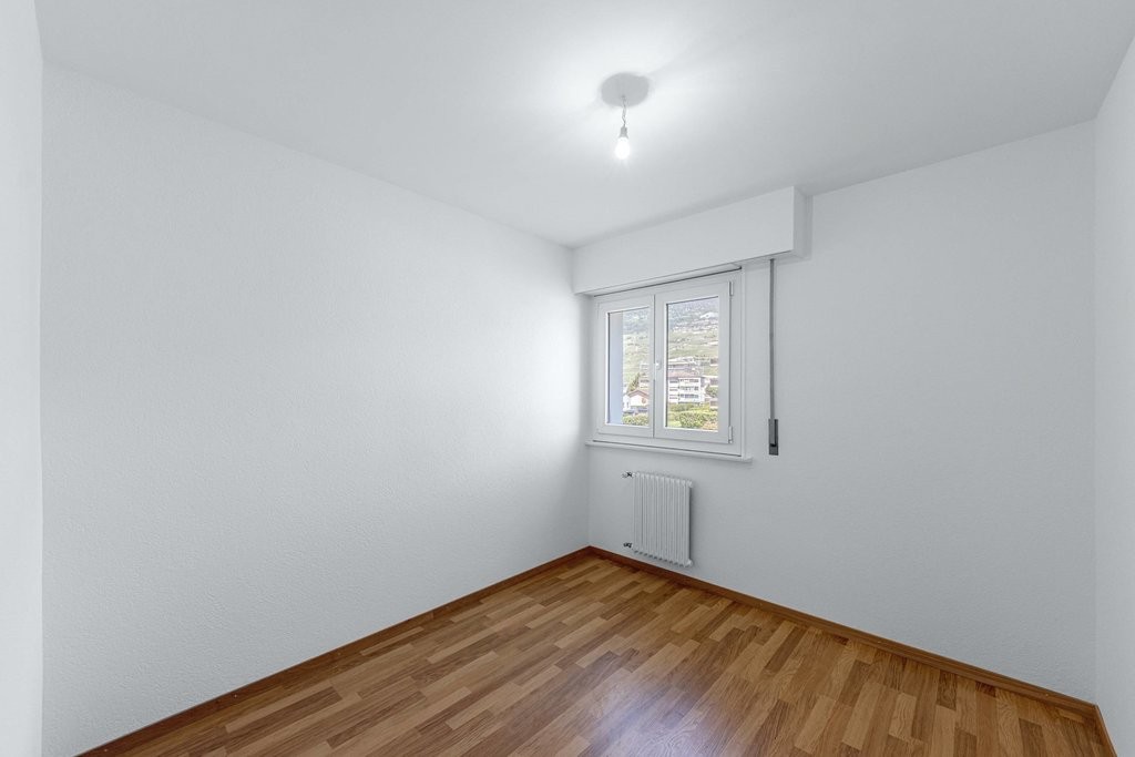 A saisir ! Idéalement situé au centre-ville de Conthey ! - 4