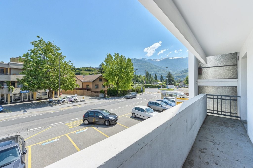 A saisir ! Idéalement situé au centre-ville de Conthey ! - 8