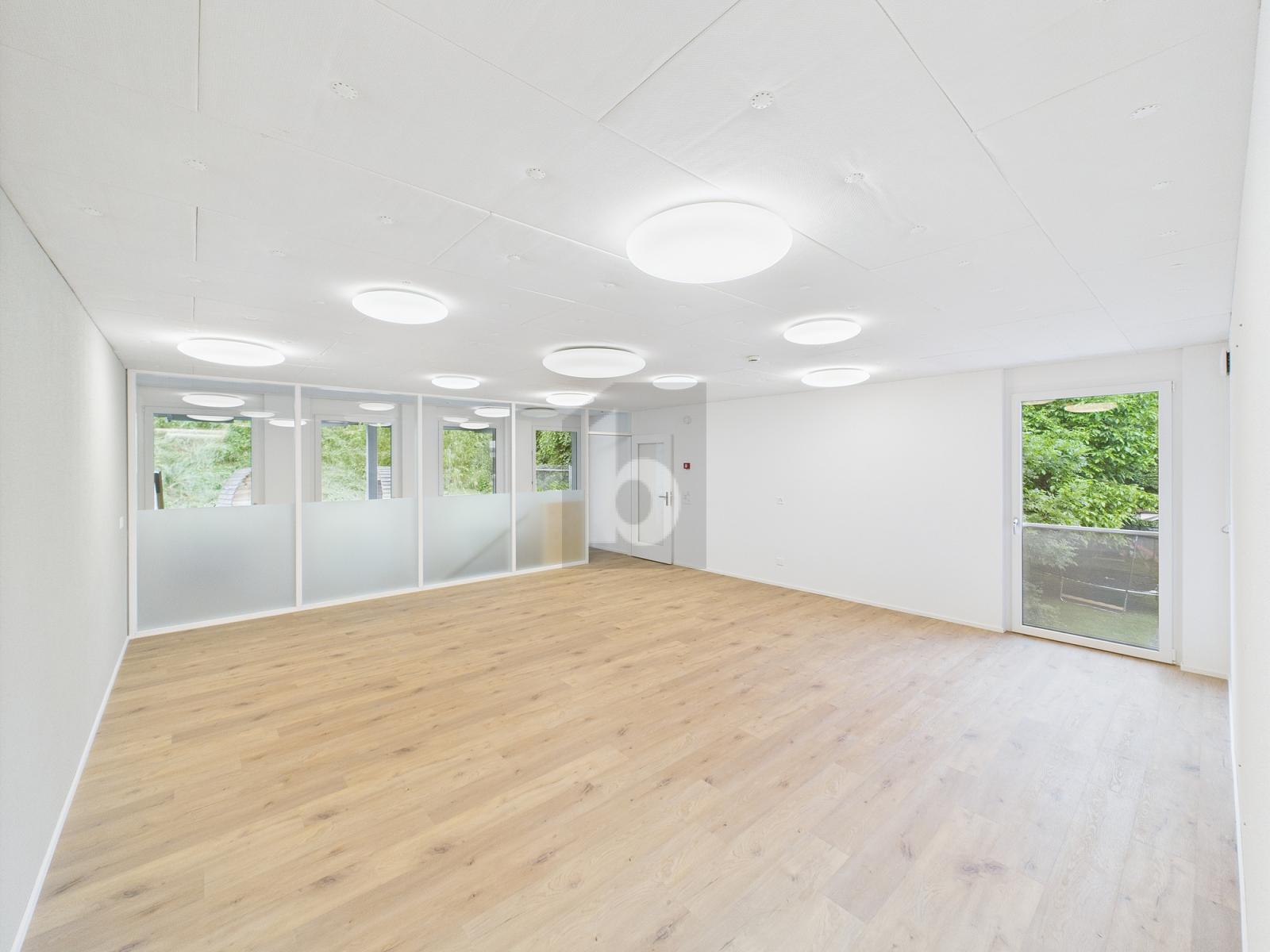 MODERN, HELL UND GUTE ERREICHBARKEIT - 0