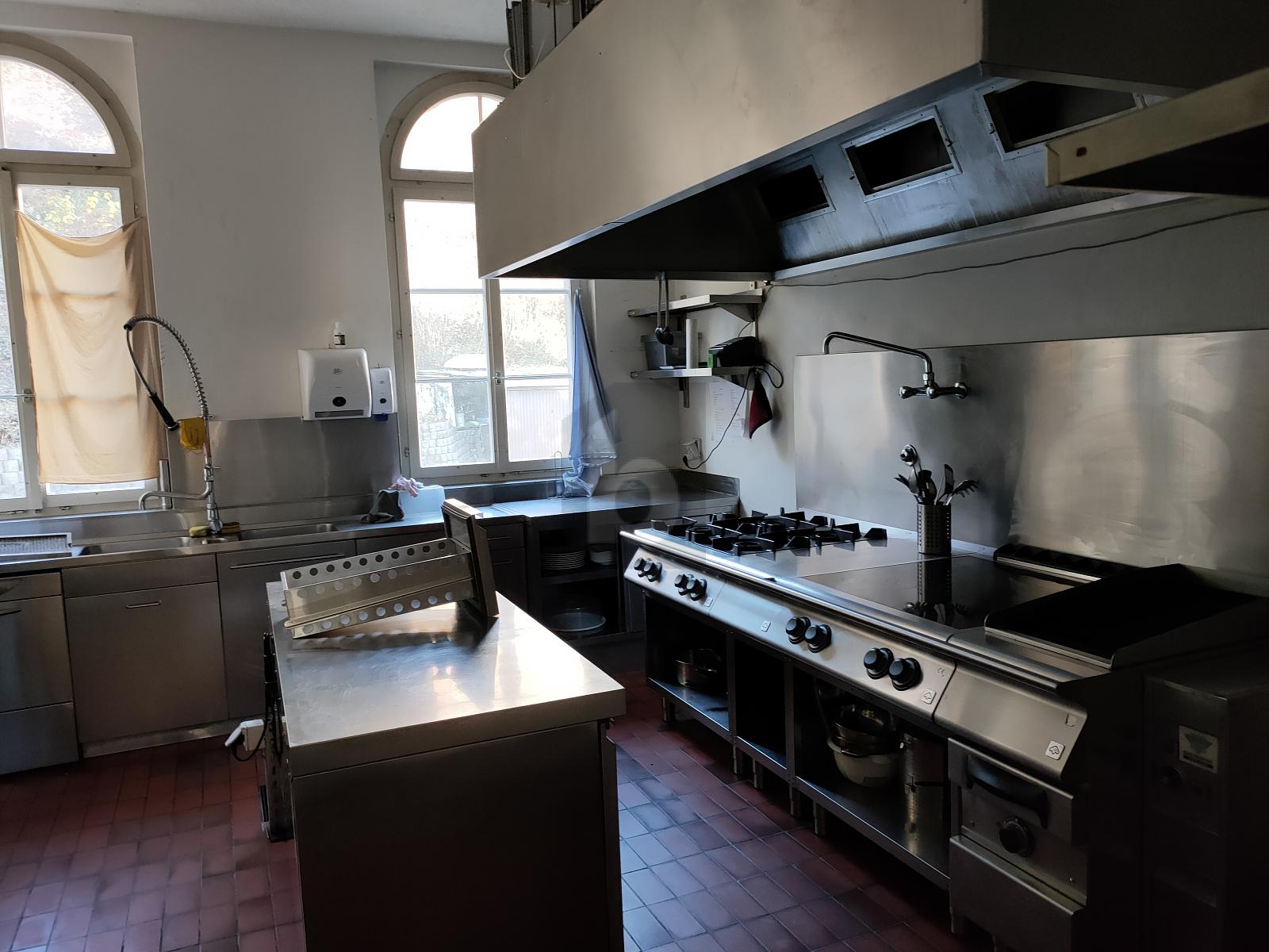 KOMPLETT AUSGESTATTET, OHNE ABLÖSESUMME - 2