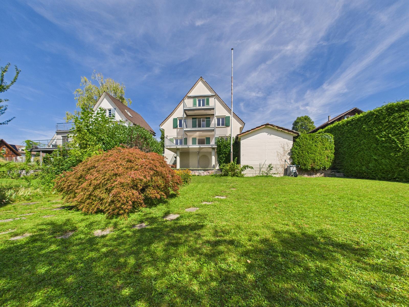 TRAUMHAFTES HAUS MIT SEEBLICK UND GARTEN - 1