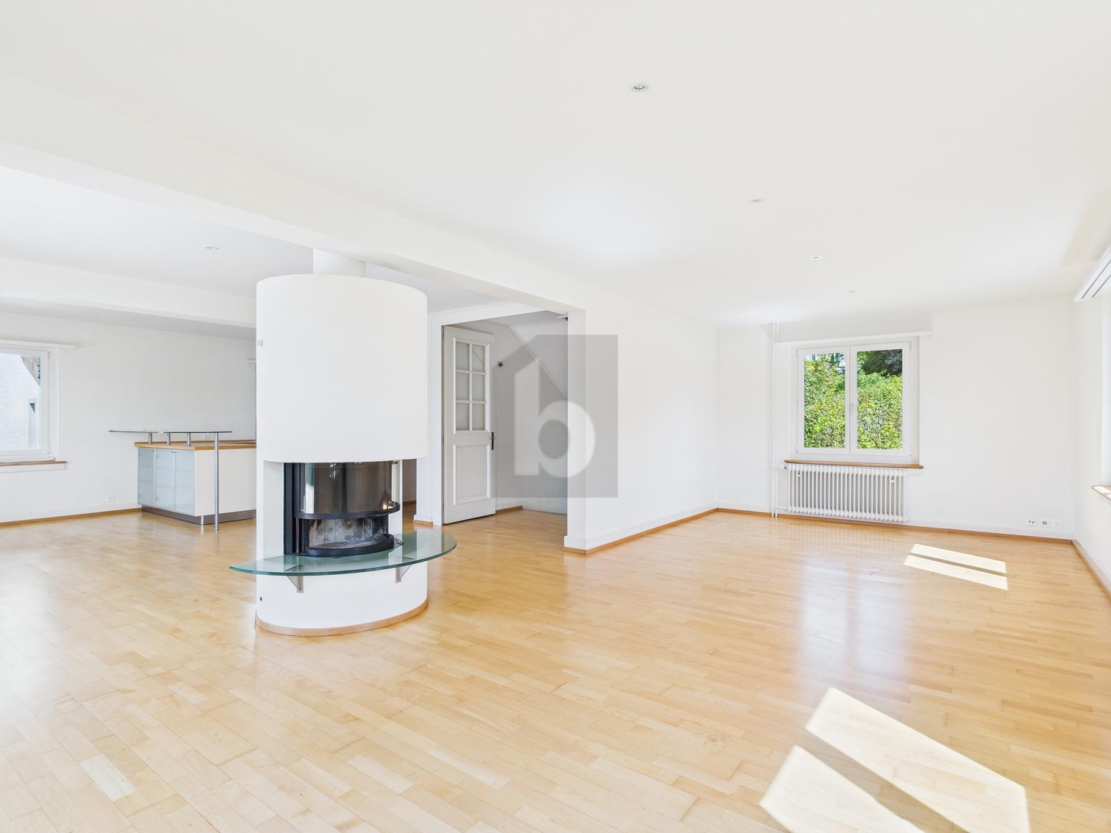 TRAUMHAFTES HAUS MIT SEEBLICK UND GARTEN - 2