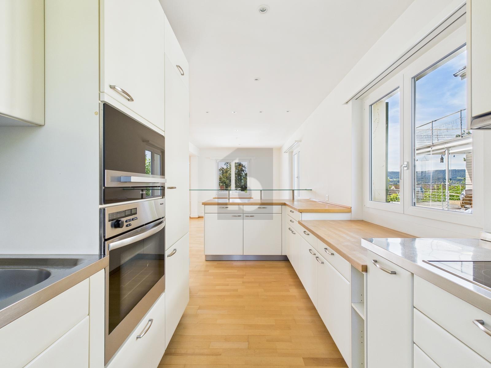 TRAUMHAFTES HAUS MIT SEEBLICK UND GARTEN - 3