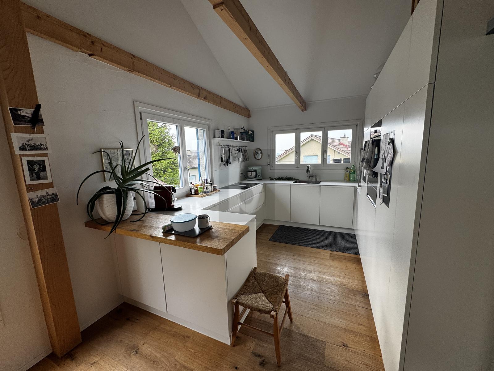 CHARMANT MIT GROSSZÜGIGEM NATURGARTEN - 2