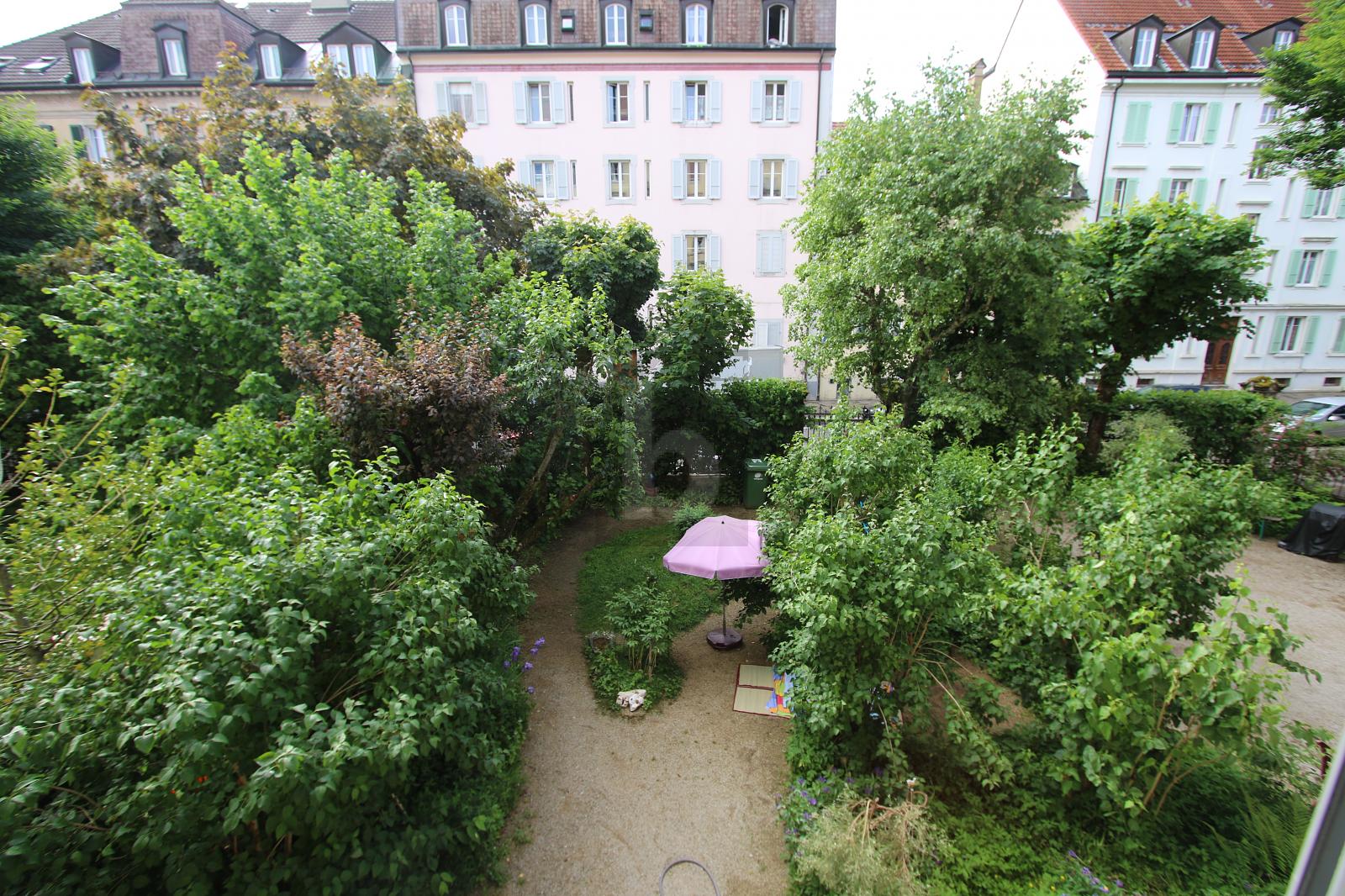 DANS UN QUARTIER TRANQUILLE PROCHE DU CENTRE - 0