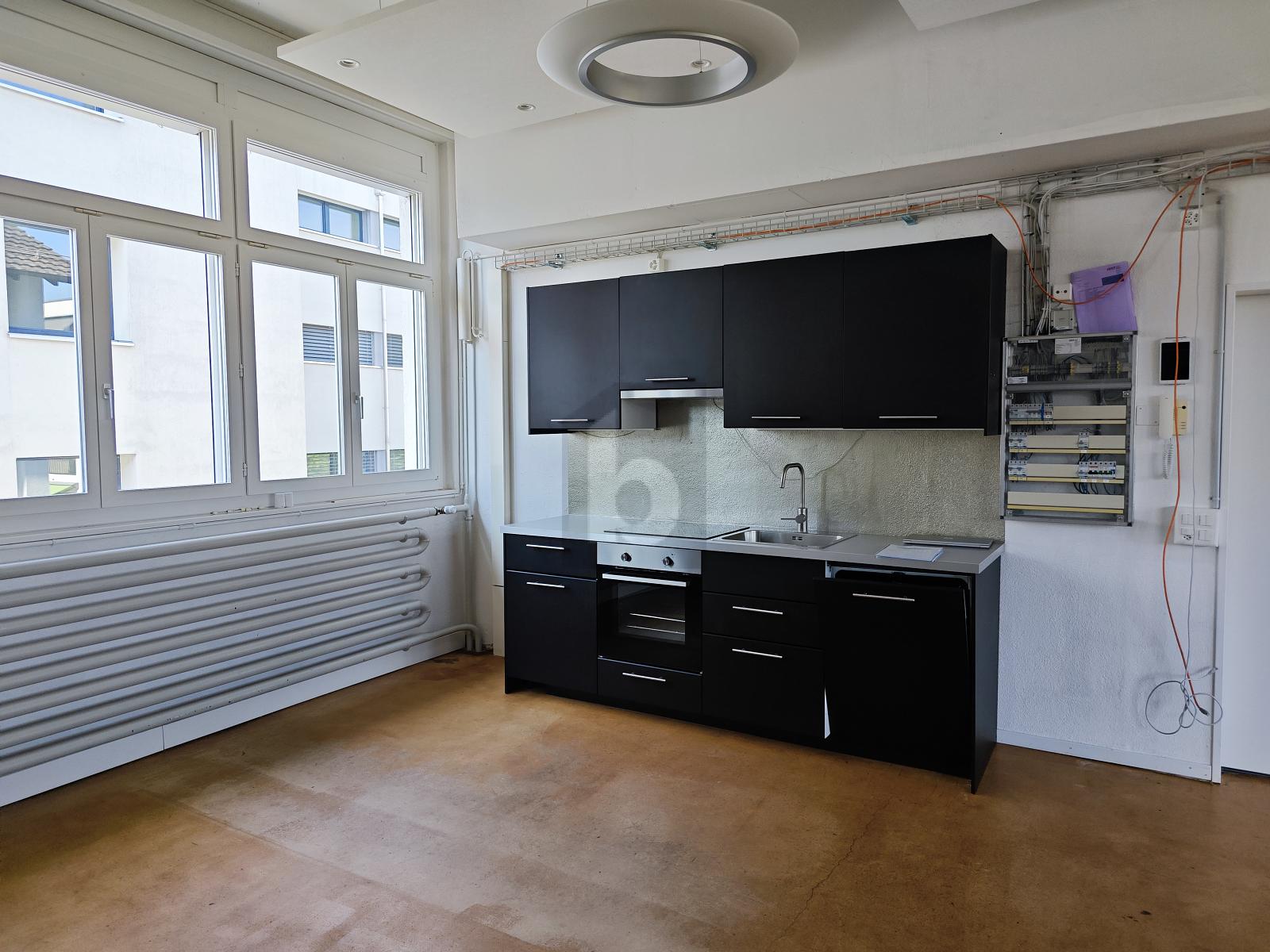 GROSS, VIELFÄLTIG NUTZBAR, AN ZENTRALER LAGE - 1