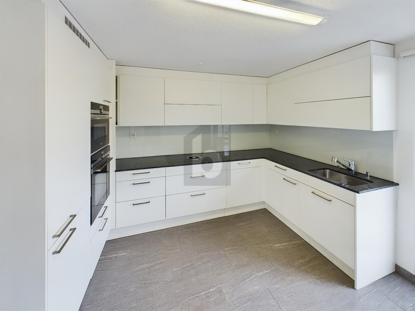 MODERN UND GROSSZÜGIG - 1