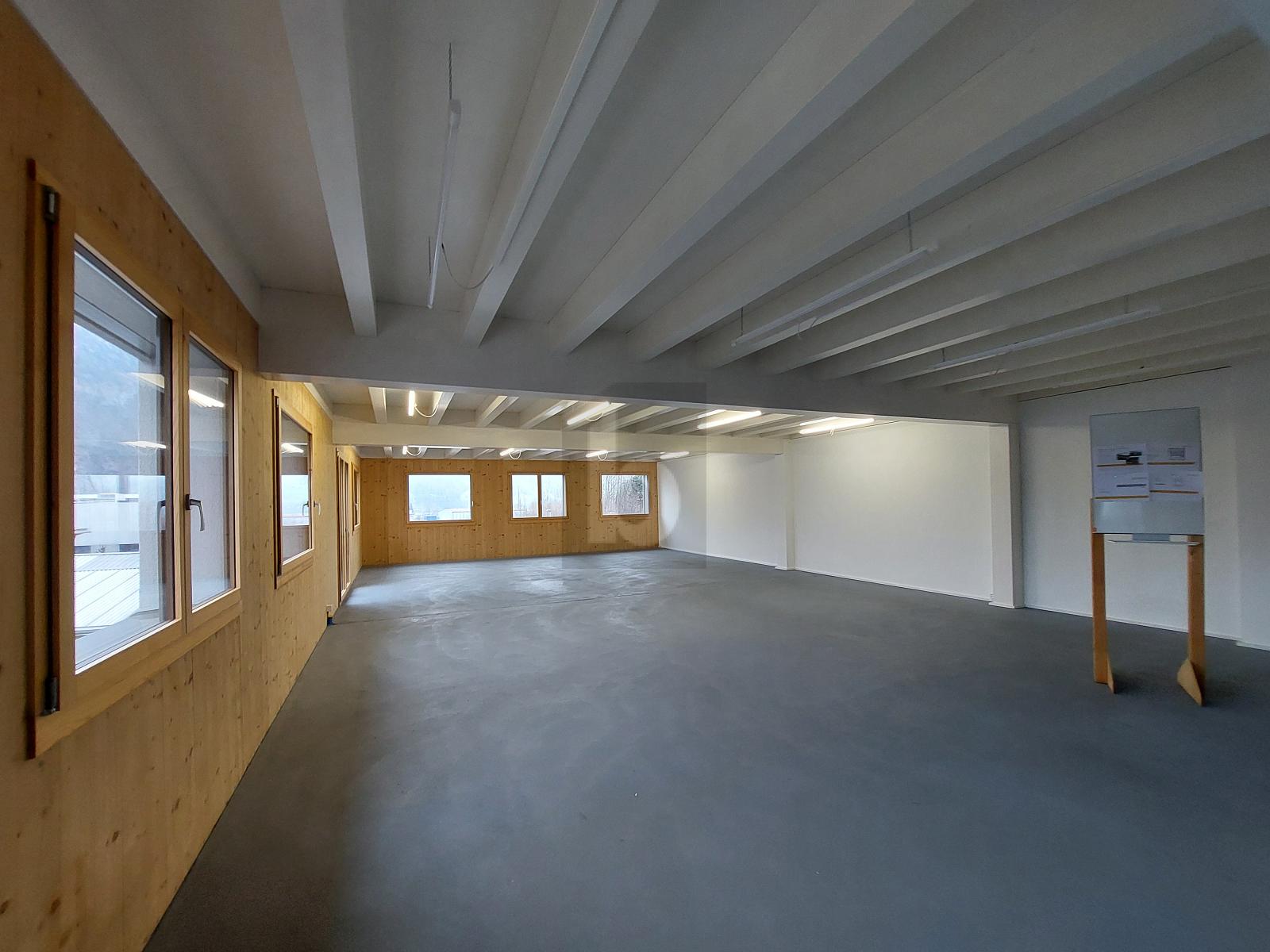 ATTRAKTIVER STANDORT MIT VIEL POTENTIAL ! - 1