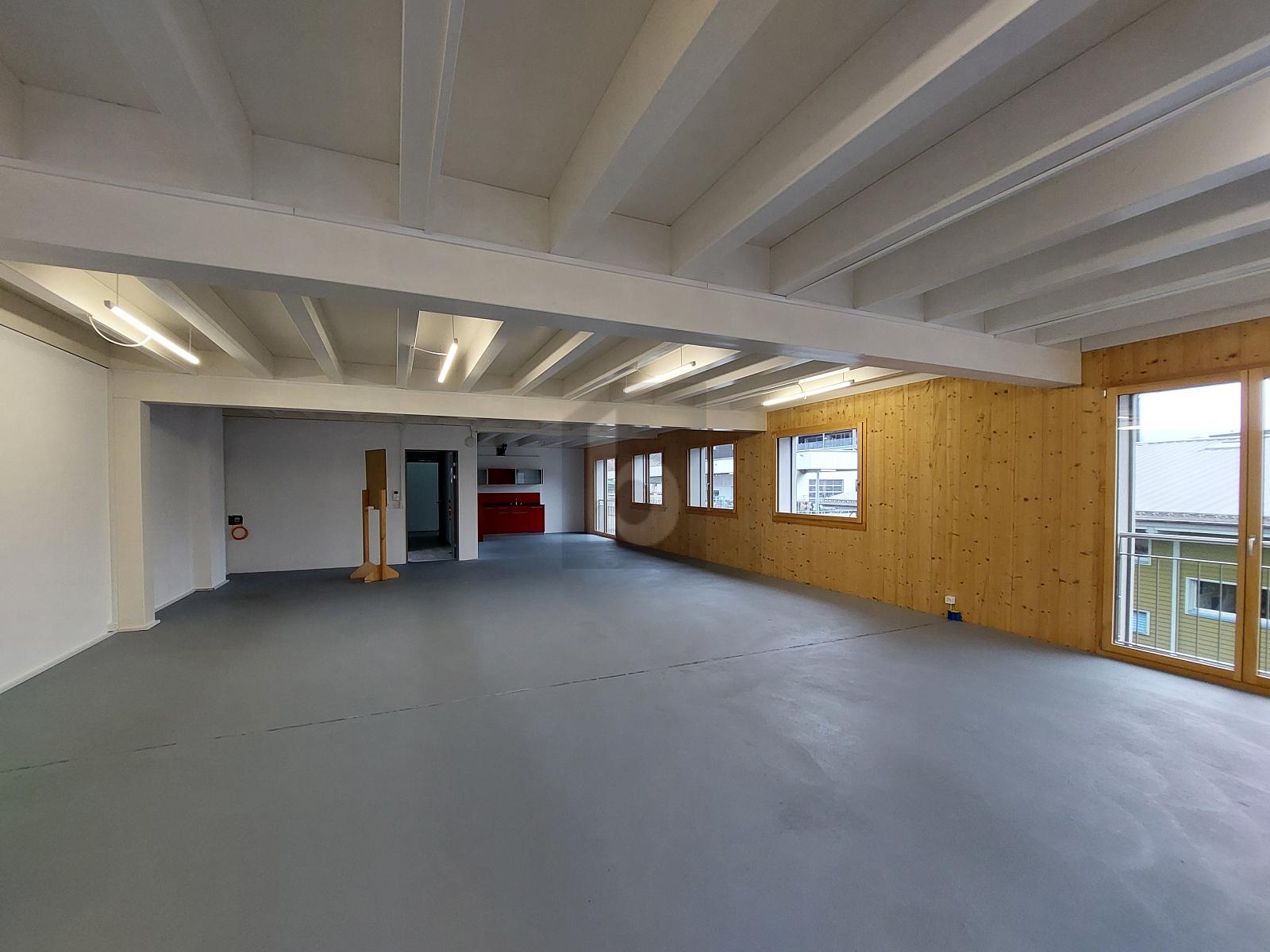 ATTRAKTIVER STANDORT MIT VIEL POTENTIAL ! - 2