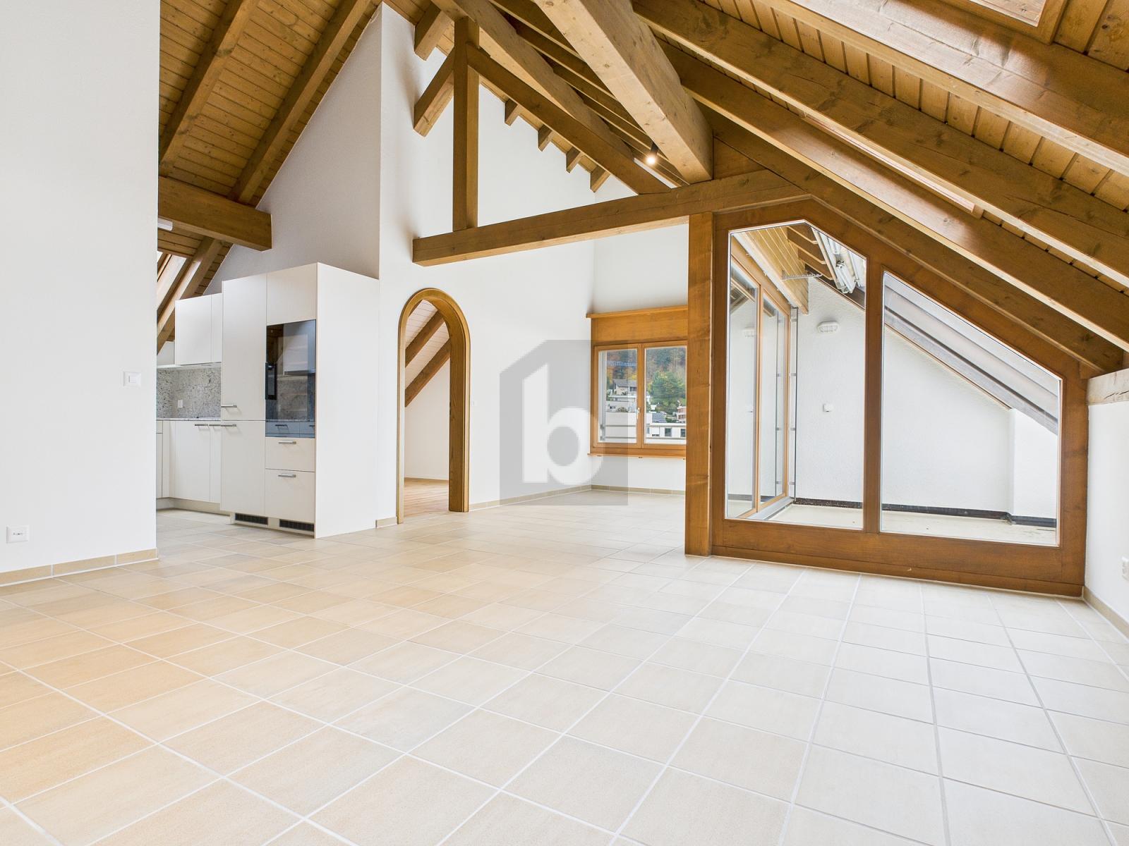 FRISCH RENOVIERT, MIT AUSSICHT AUF DAS LIMMATTAL - 1