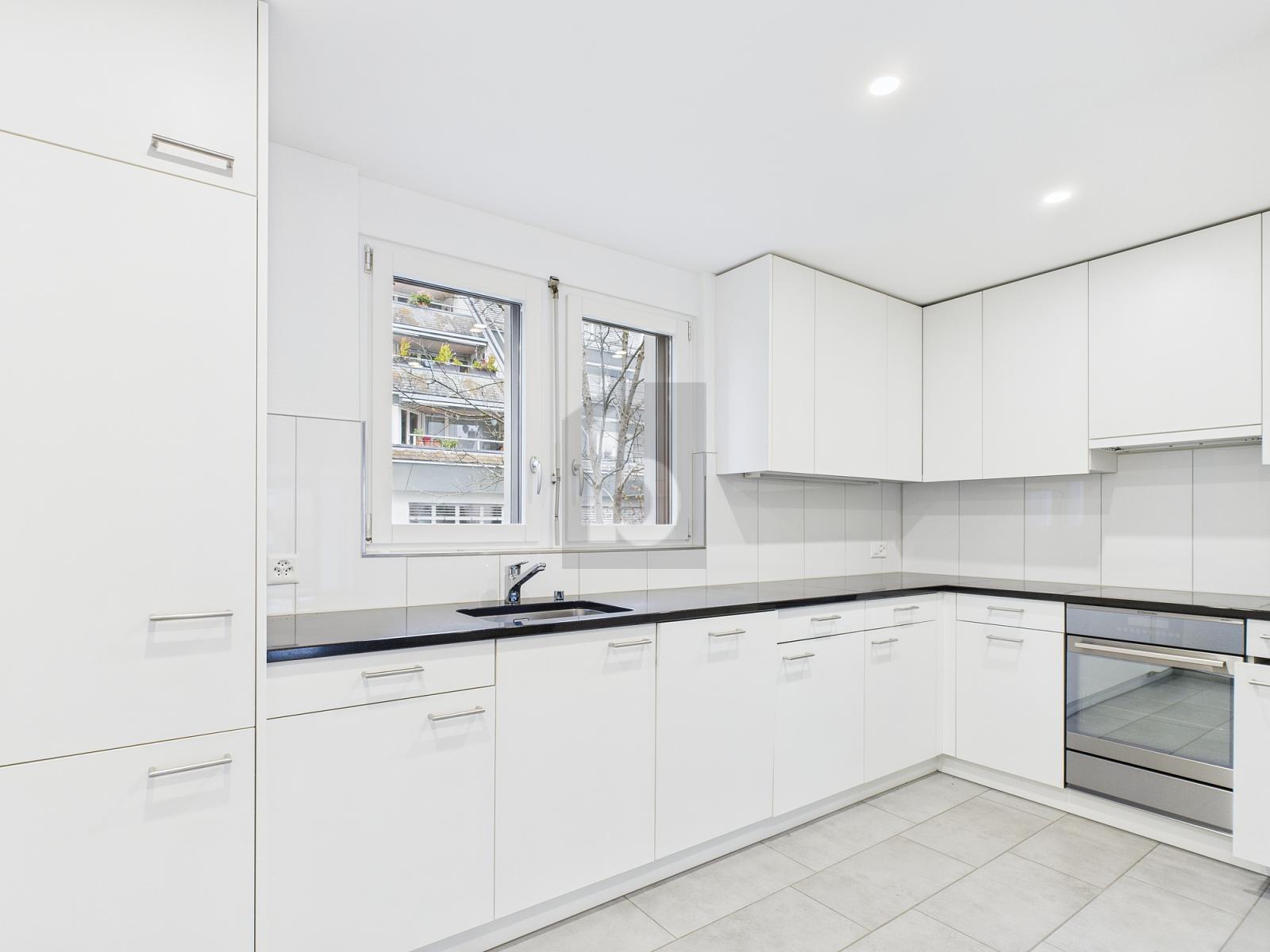 MODERNER STANDARD, GRÖSSZÜGIGE WOHNFLÄCHE - 1