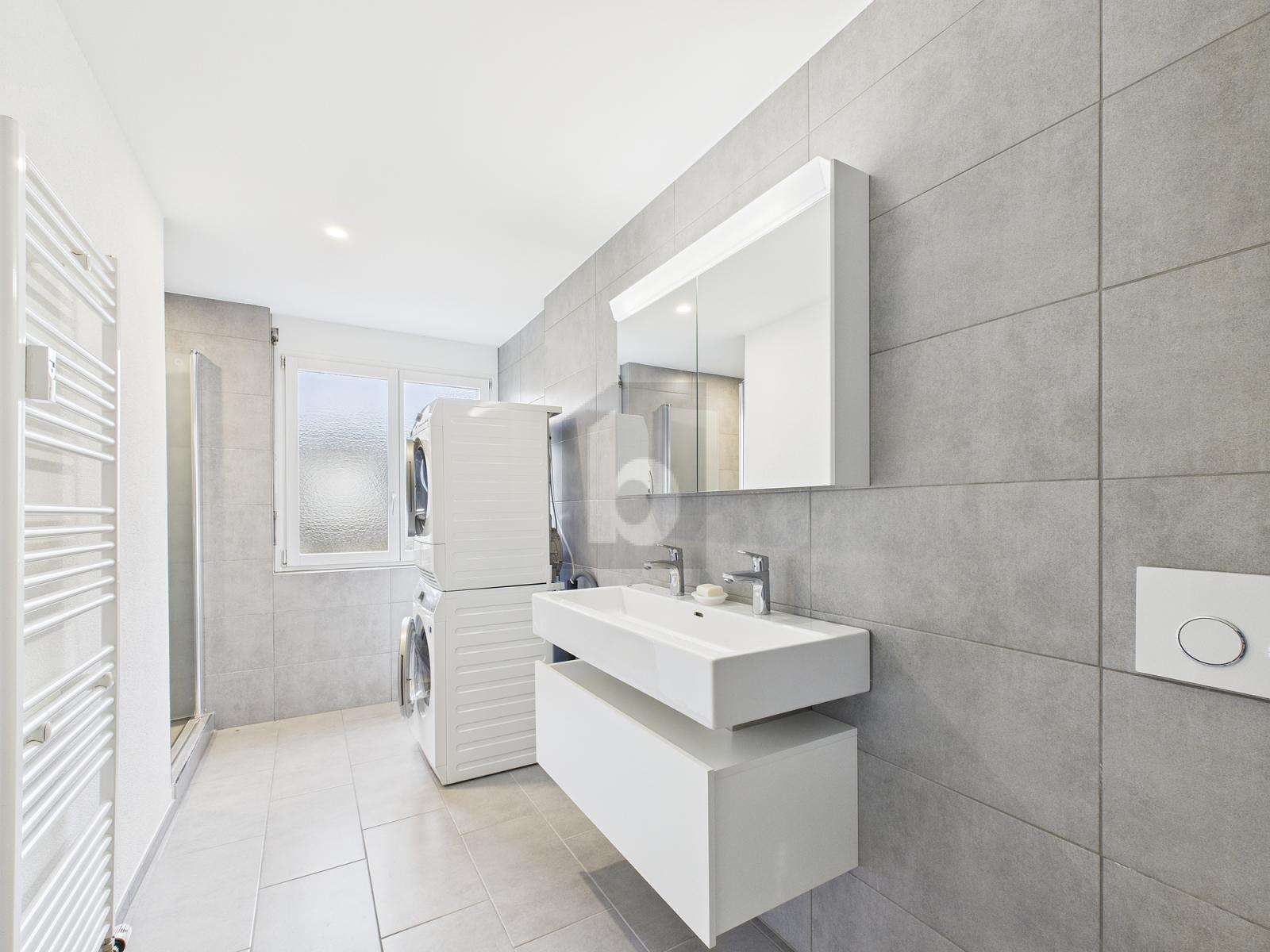 MODERNER STANDARD, GRÖSSZÜGIGE WOHNFLÄCHE - 2