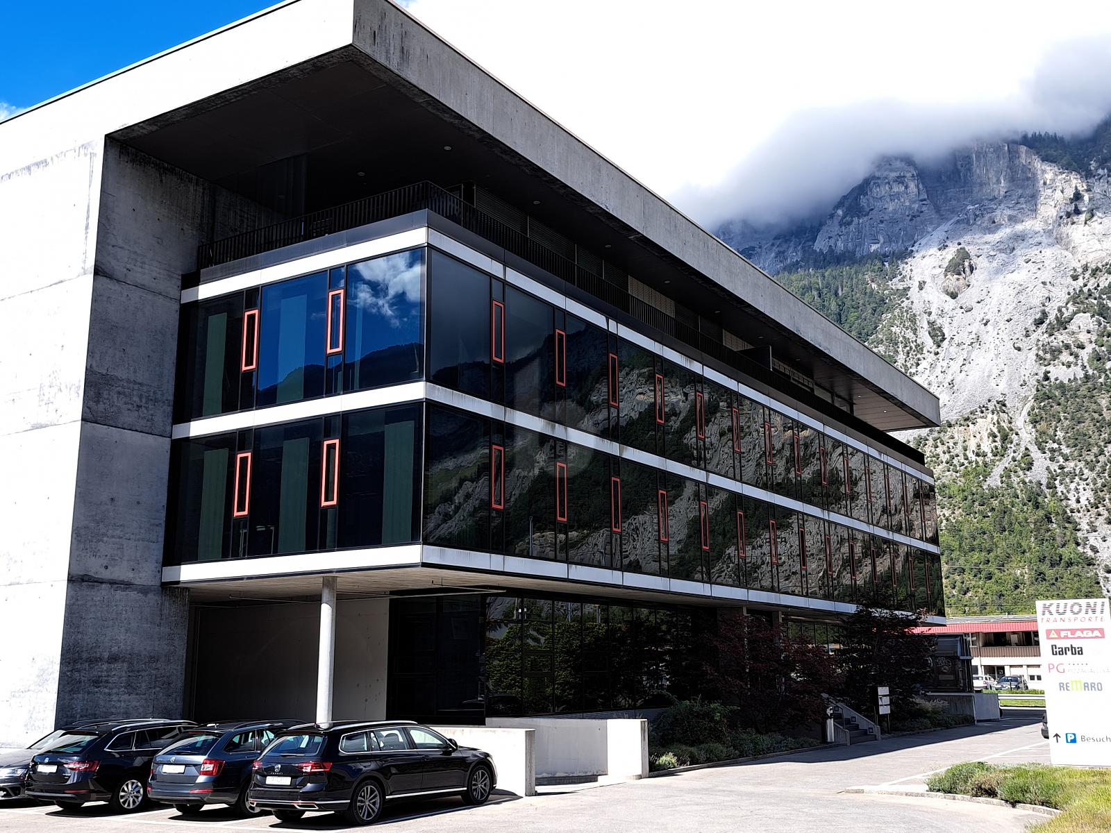 MODERNE, HELLE RÄUMLICHKEITEN - 4