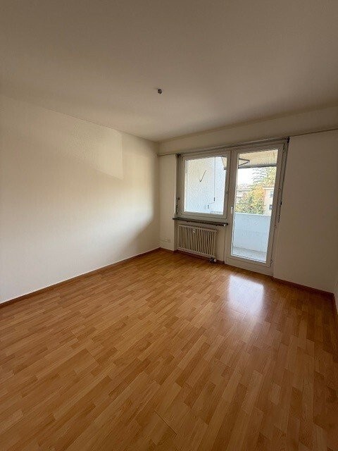 Perfekte Familienwohnung im Dorfkern von Reinach - 2