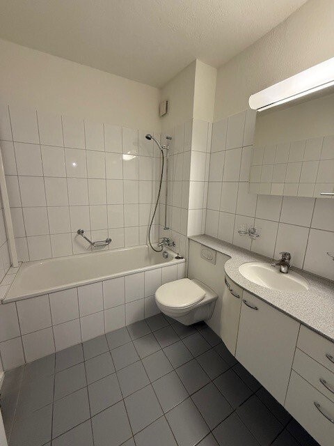 Perfekte Familienwohnung im Dorfkern von Reinach - 5