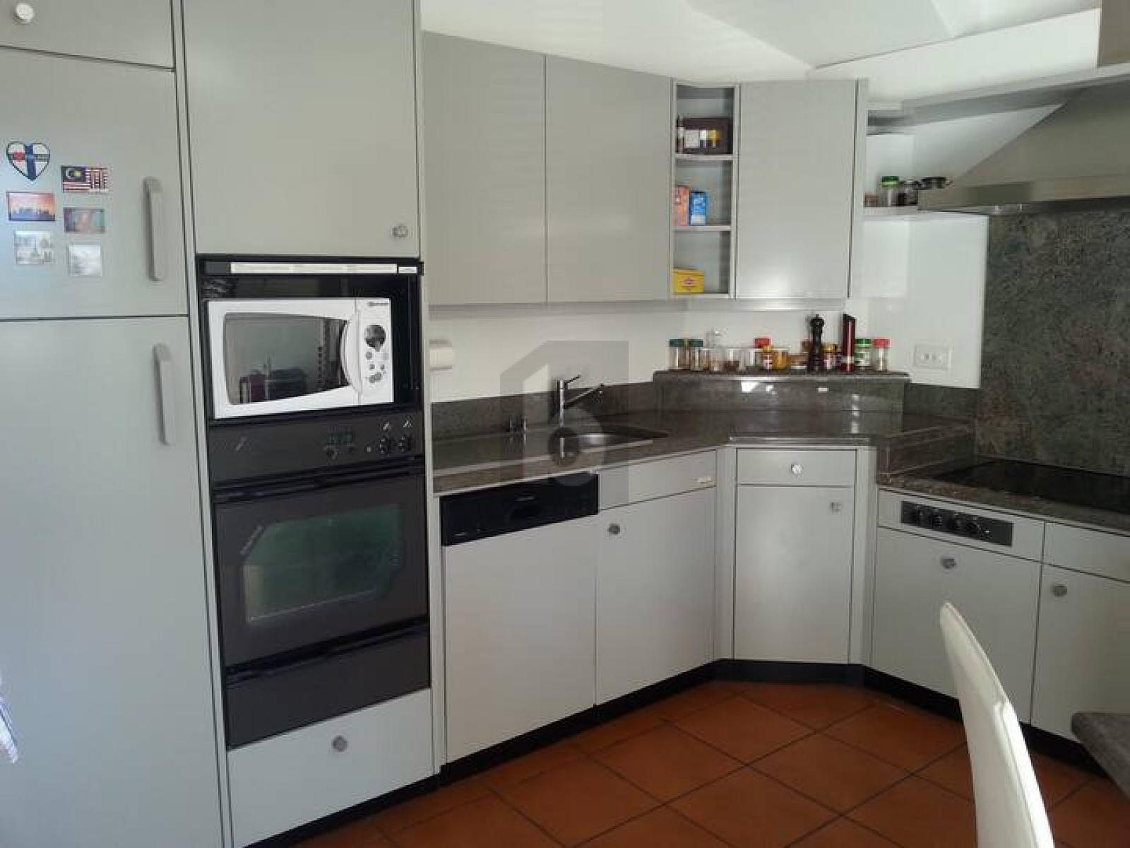 TRANQUILLA, IN POSIZIONE SOLEGGIATA - 2