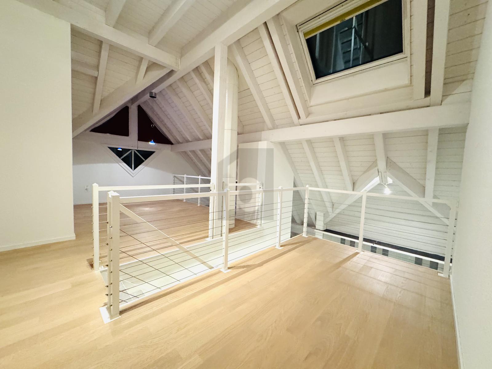 GROSSZÜGIGE RÄUME MIT HERRLICHER AUSSICHT - 0