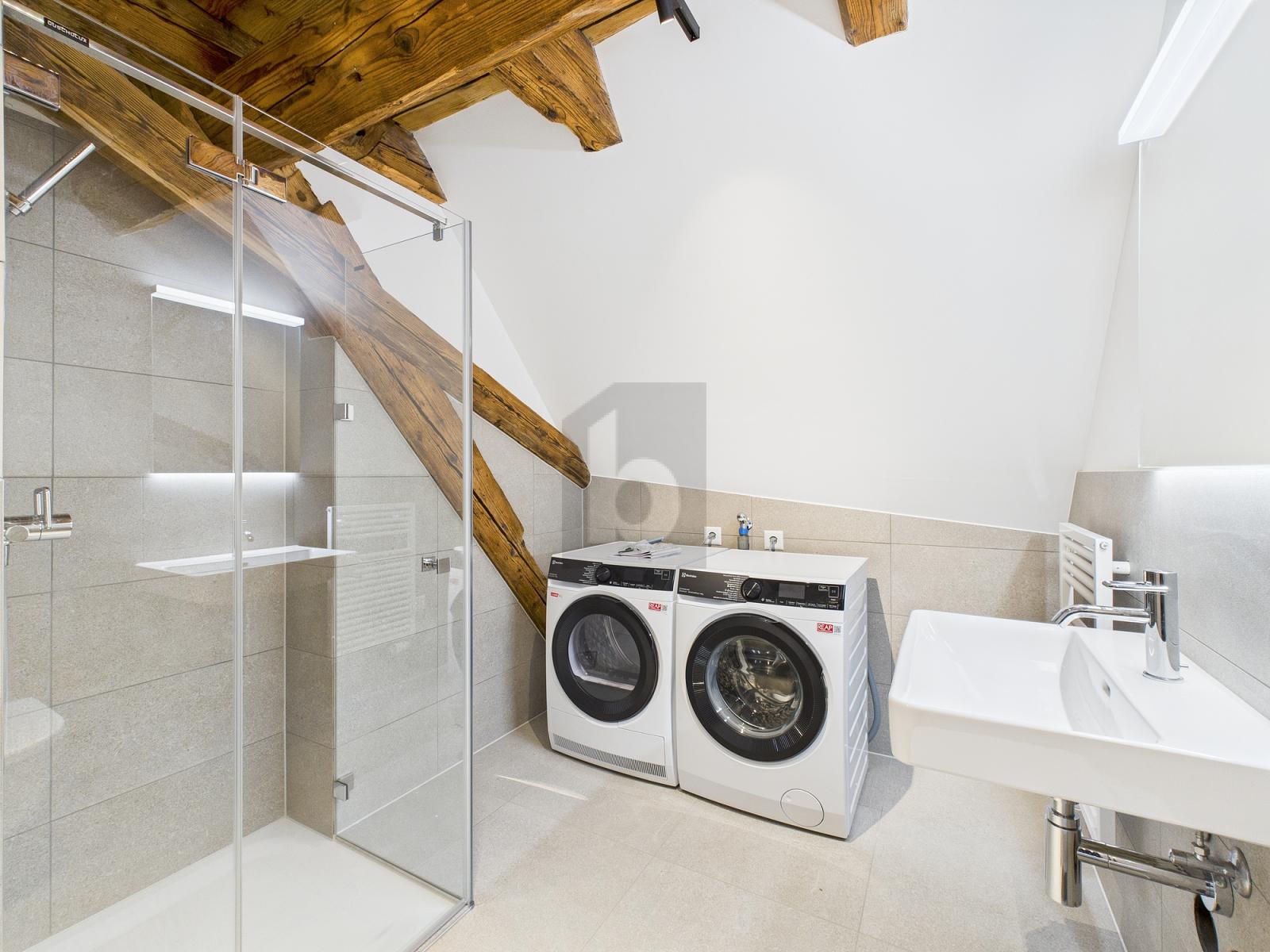 MODERNSTER STANDARD, HISTORISCH, BESTE LAGE - 3