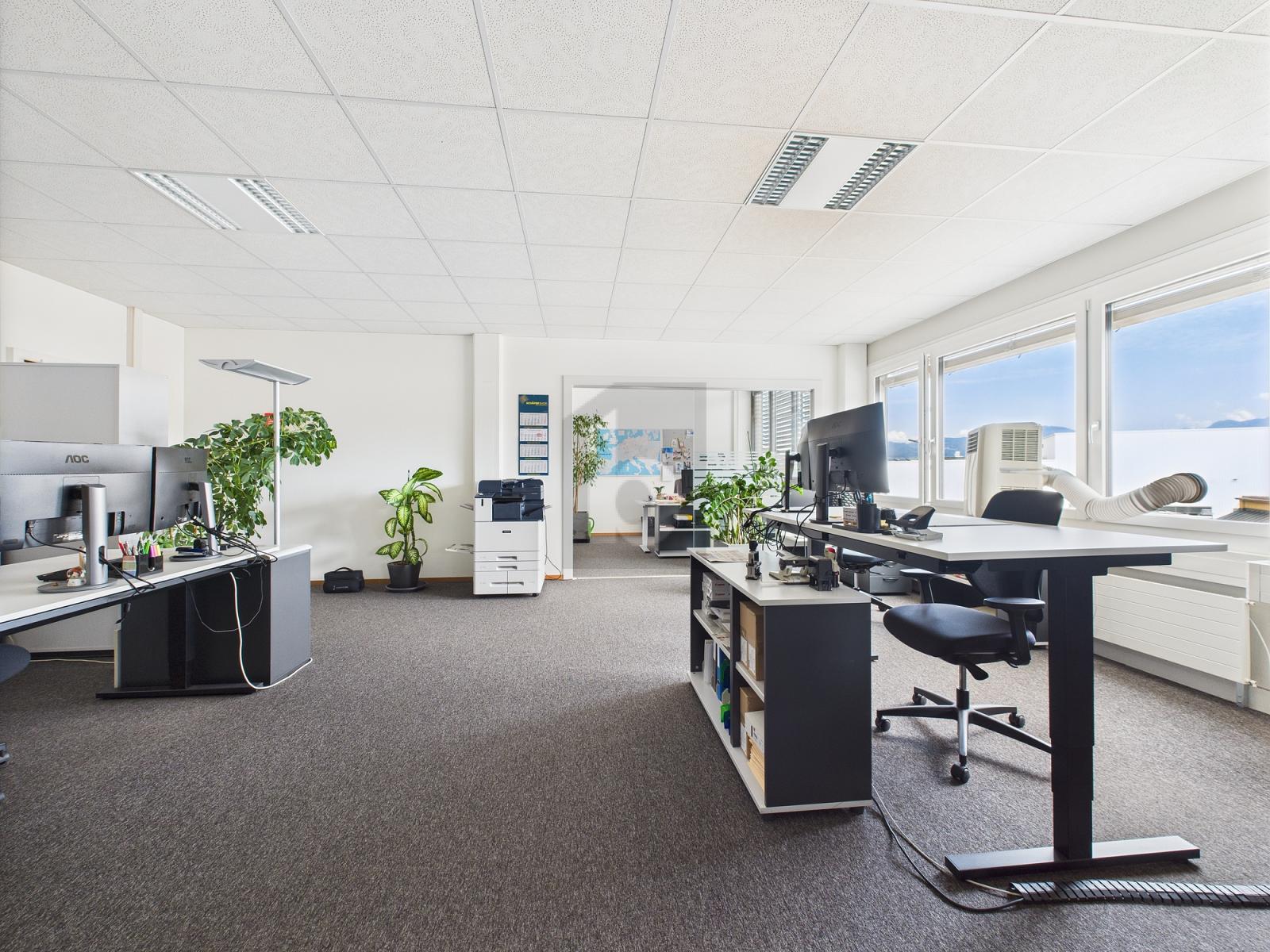 ATTRAKTIVE GESCHÄFTSLAGE IM ZENTRUM - 1