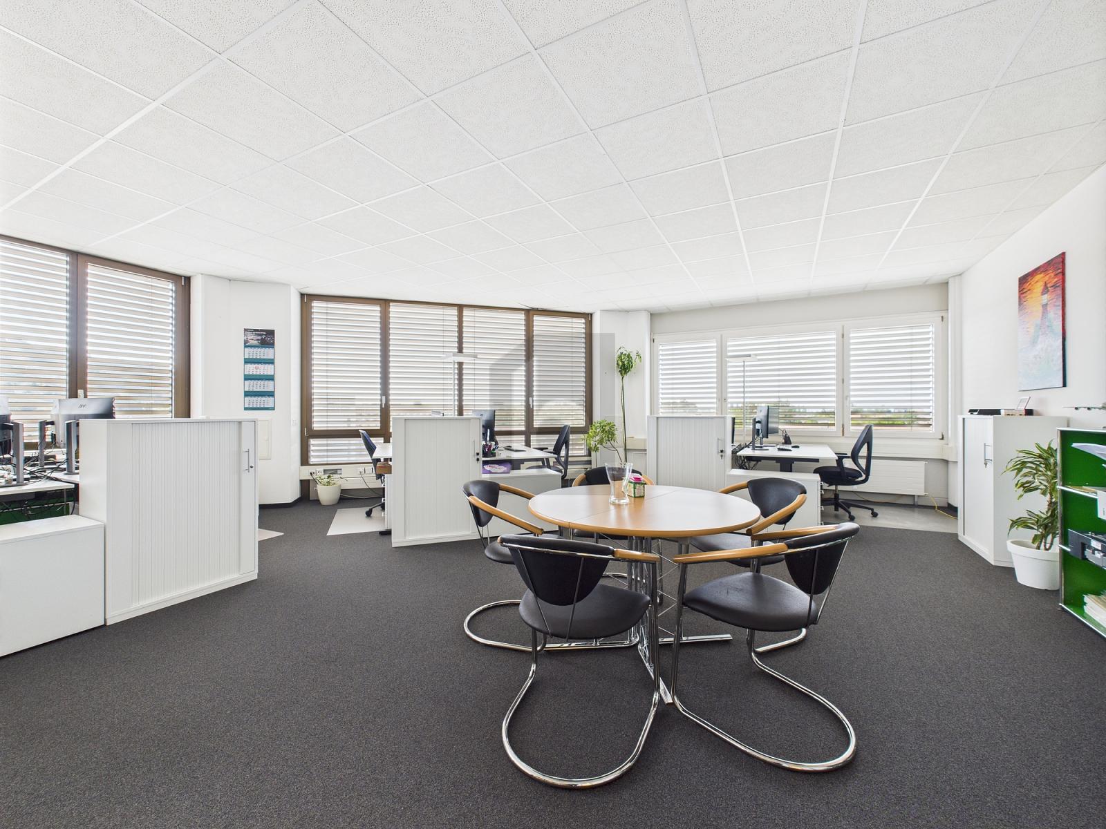 ATTRAKTIVE GESCHÄFTSLAGE IM ZENTRUM - 2