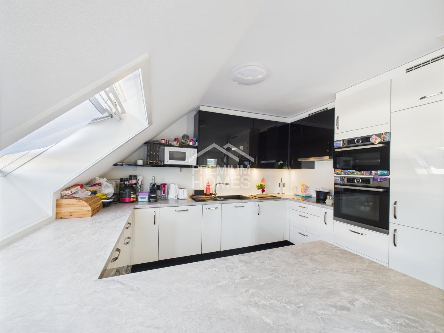 Stilvolles Wohnen auf zwei Ebenen - 1