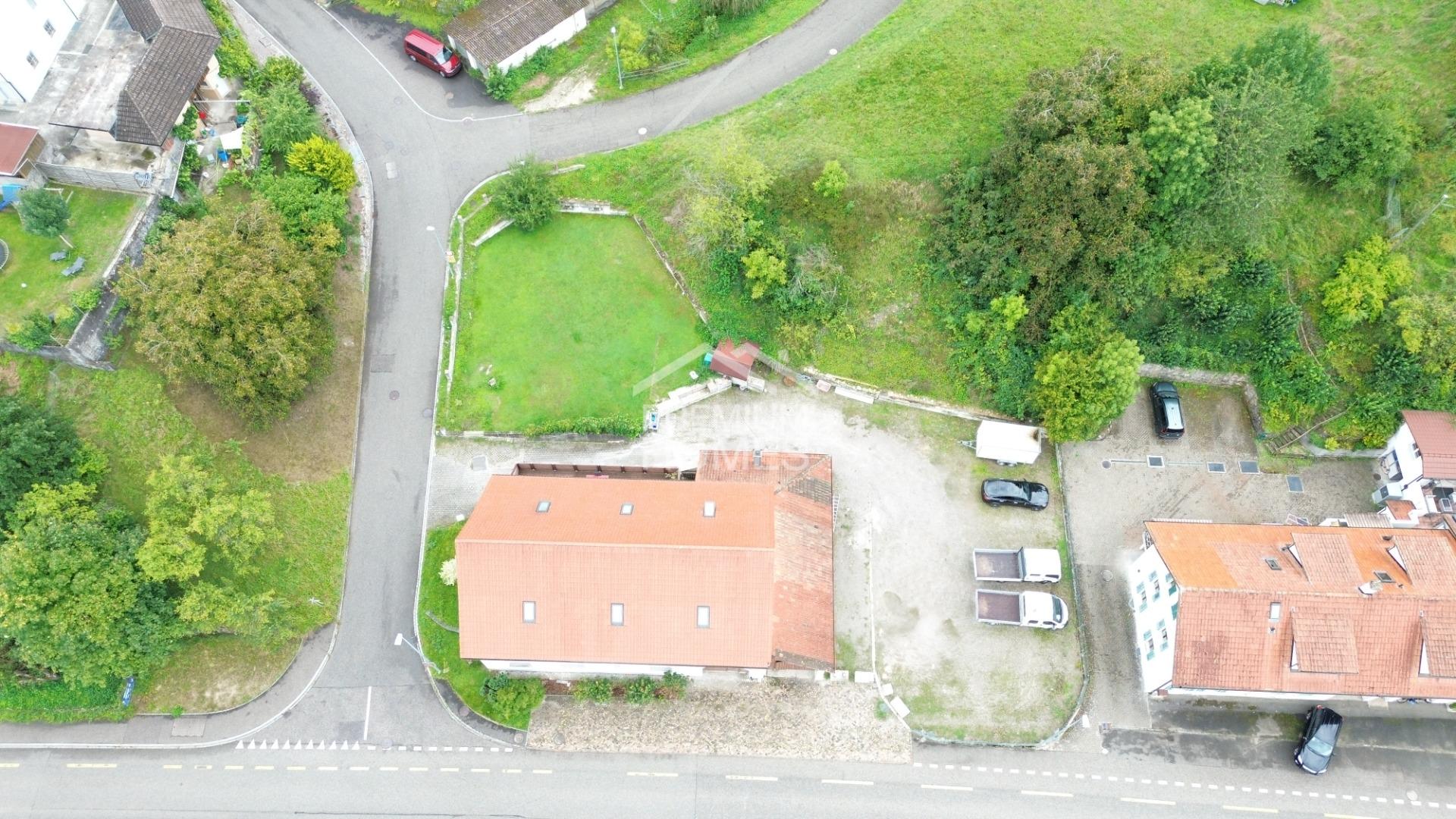 Investieren, erweitern, gestalten ? Bauland mit Wohnliegenschaft und Z - 0