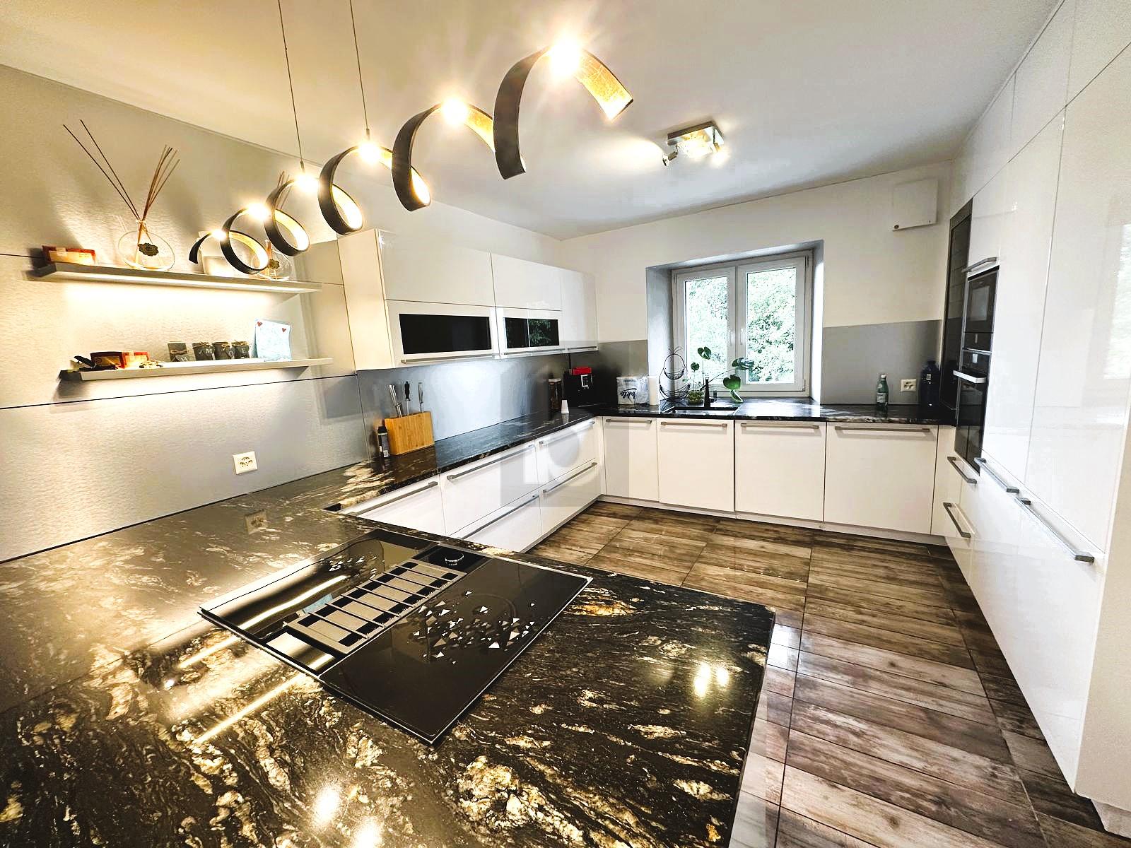 HOCHWERTIG KERNSANIERT, AN RUHIGER LAGE - 3