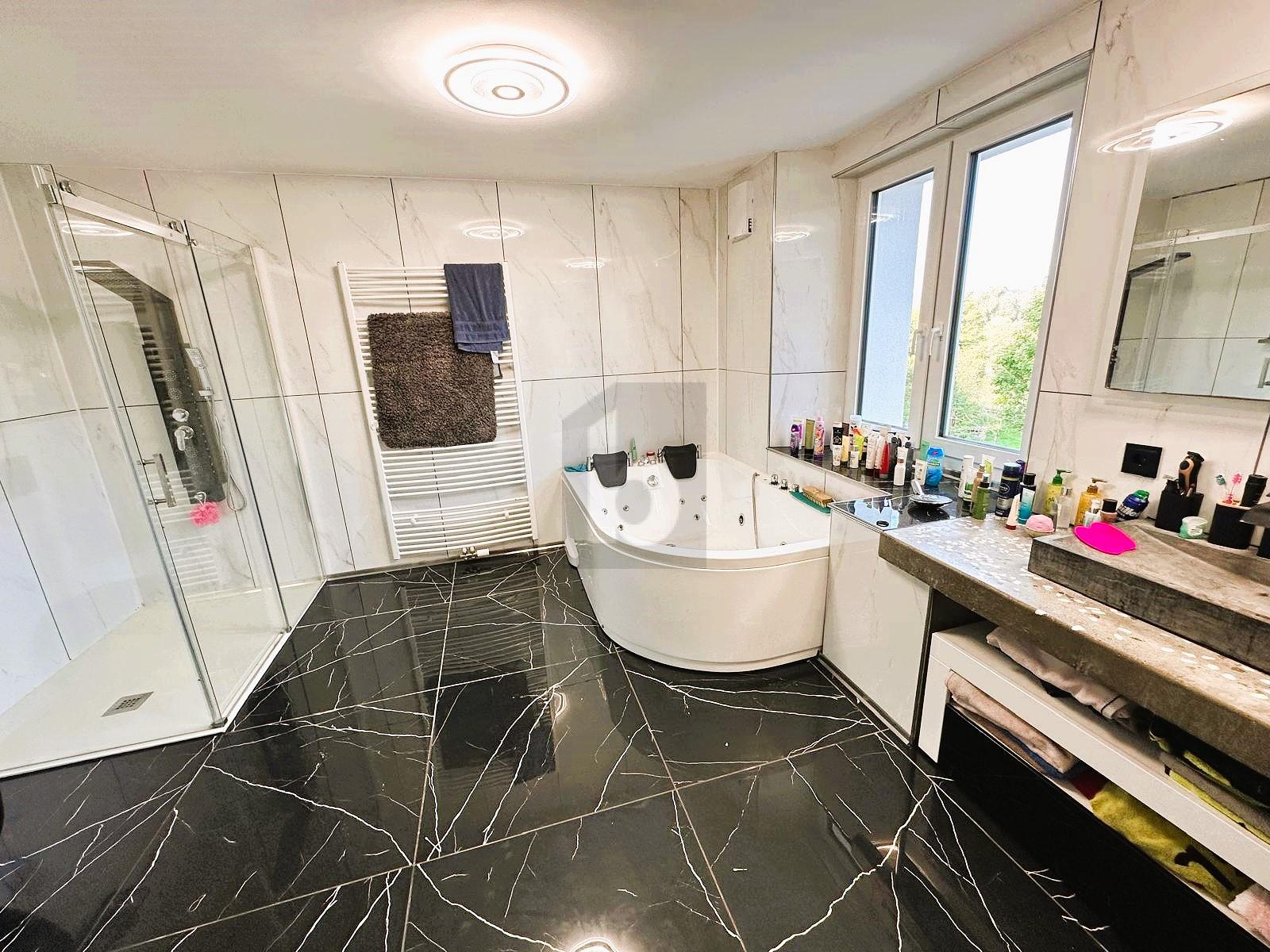 HOCHWERTIG KERNSANIERT, AN RUHIGER LAGE - 4