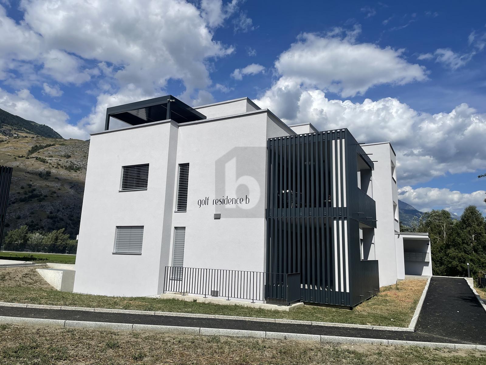 MODERN MIT VIEL WOHNRAUM - 0