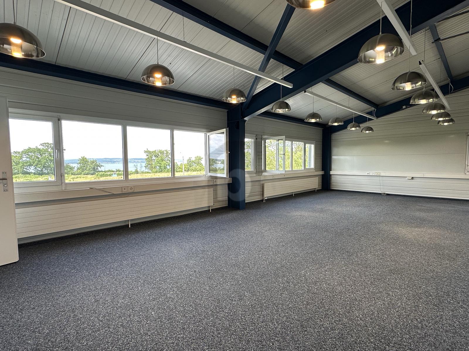 FLEXIBEL NUTZBAR UND LICHTDURCHFLUTET - 0