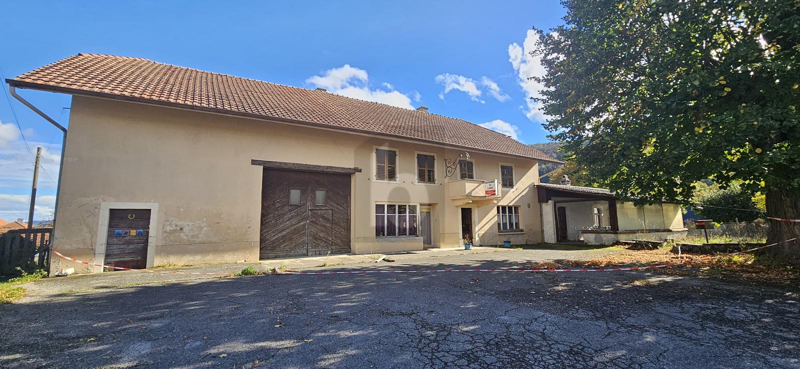 GRAND POTENTIEL SUR UN TERRAIN DE 2400 M² - 1